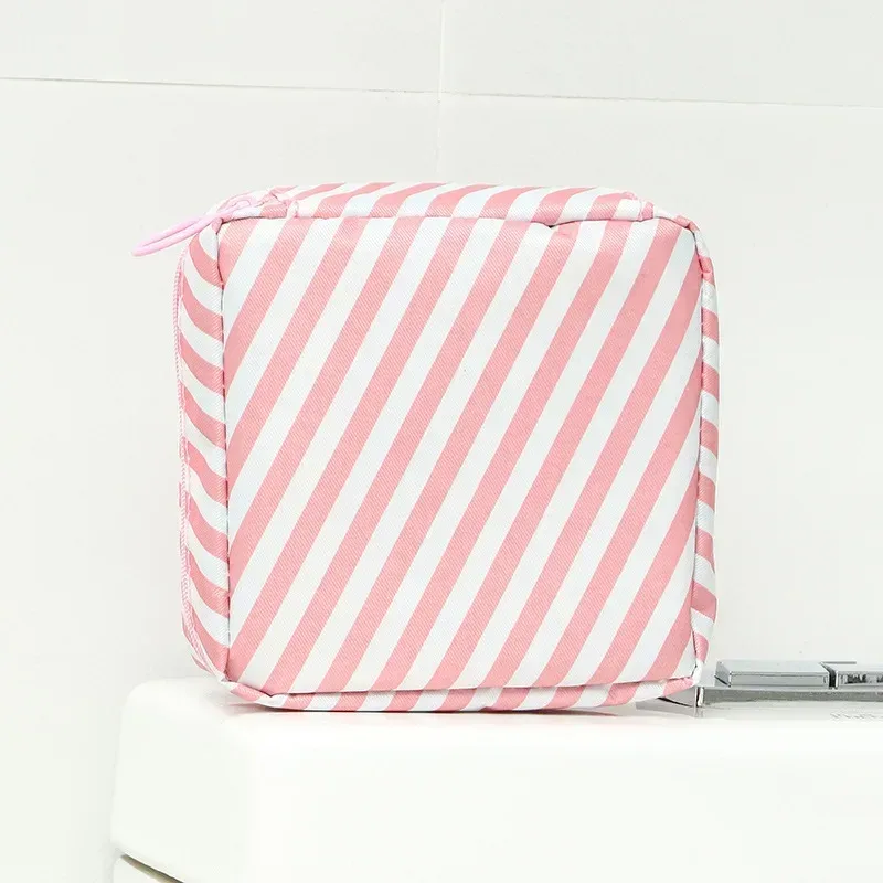 ensemble de petits sacs à cosmétiques pour femmes, mini serviettes hygiéniques pour filles, trousse de maquillage, sacs à rouge à lèvres, sacs de voyage pour écouteurs, sacs d'inforthérapeute
