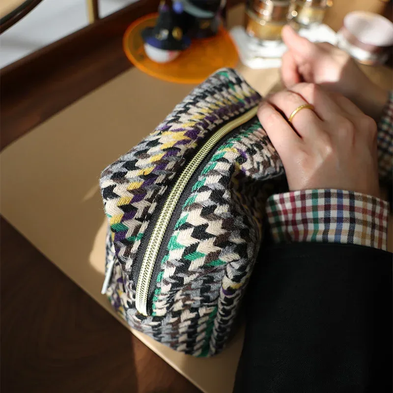 sac à cosmétiques en laine à carreaux, grand sac de rangement portable multifonctionnel, petit sac de toilette tridimensionnel portable frais