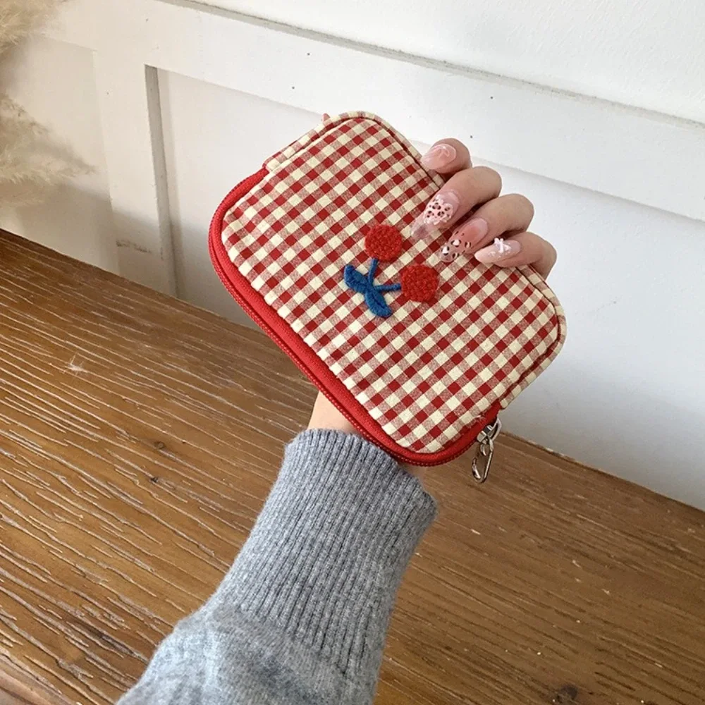 pochette de maquillage simple en coton à carreaux, sac de rangement multifonctionnel en tissu pour articles de toilette, porte-cartes, grande capacité, pochette cosmétique cerise unisexe