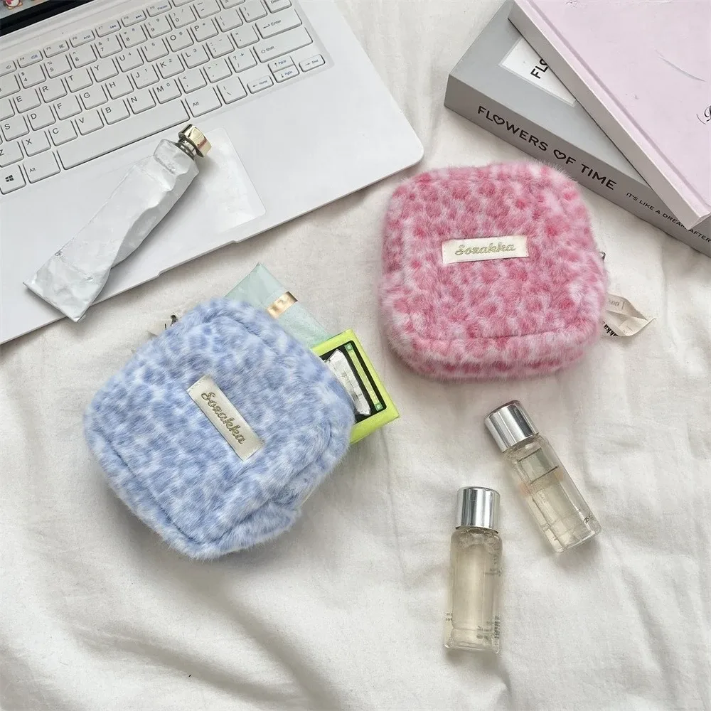 trousse de maquillage imprimée léopard, trousse de toilette, pochette pour serviettes hygiéniques, pochette de rangement de cosmétiques mignonne, petite trousse de maquillage pour femmes, étui pour câbles