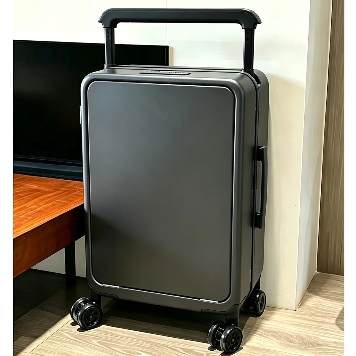 valise à roulettes avec poche pour ordinateur portable à ouverture frontale, poignée large, cadre en aluminium, serrure tsa, pour femme, en matériau pc, idéale pour les voyages et les entrepôts.