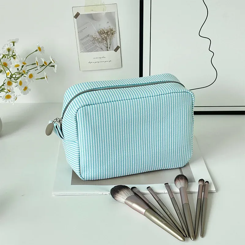 pochette cosmétique rayée personnalisée avec broderie de texte sur mesure, sac de voyage portable pour le rangement de maquillage et de soins de la peau diy