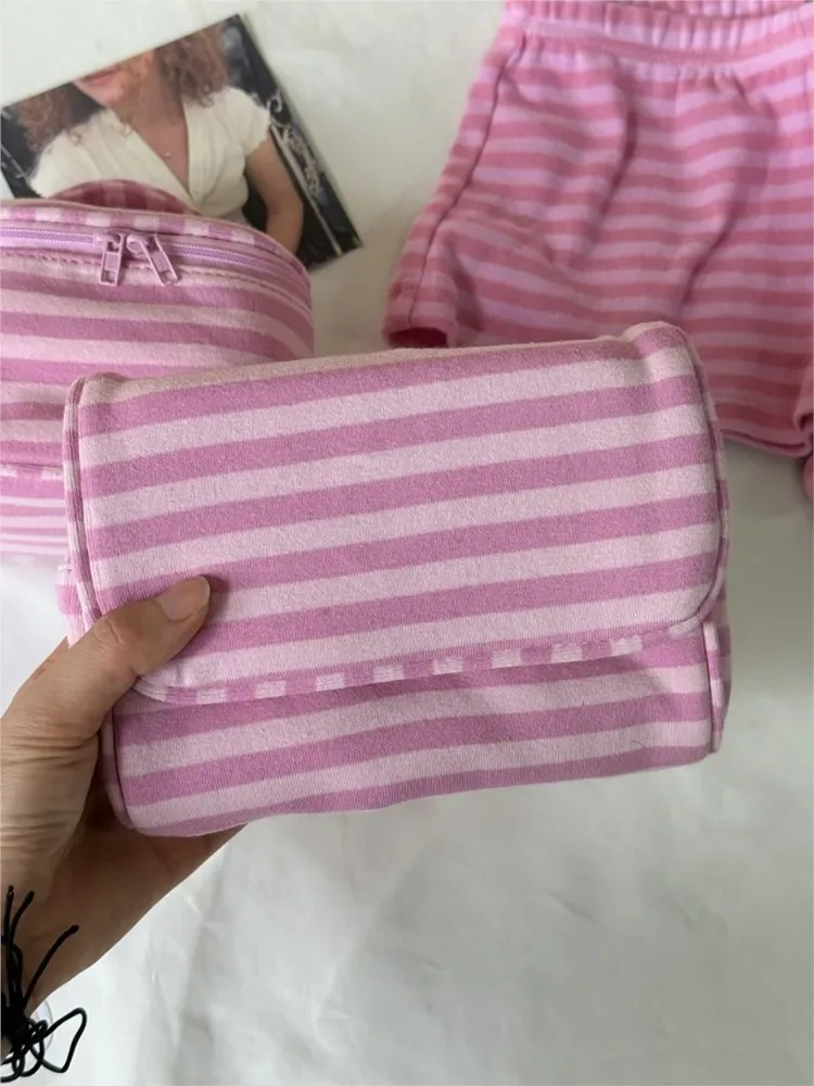 trousse de maquillage rose rayée avec miroir et fermeture éclair, sac de voyage portable pour femmes, organisateur cosmétique mignon et adorable, pochette de toilette