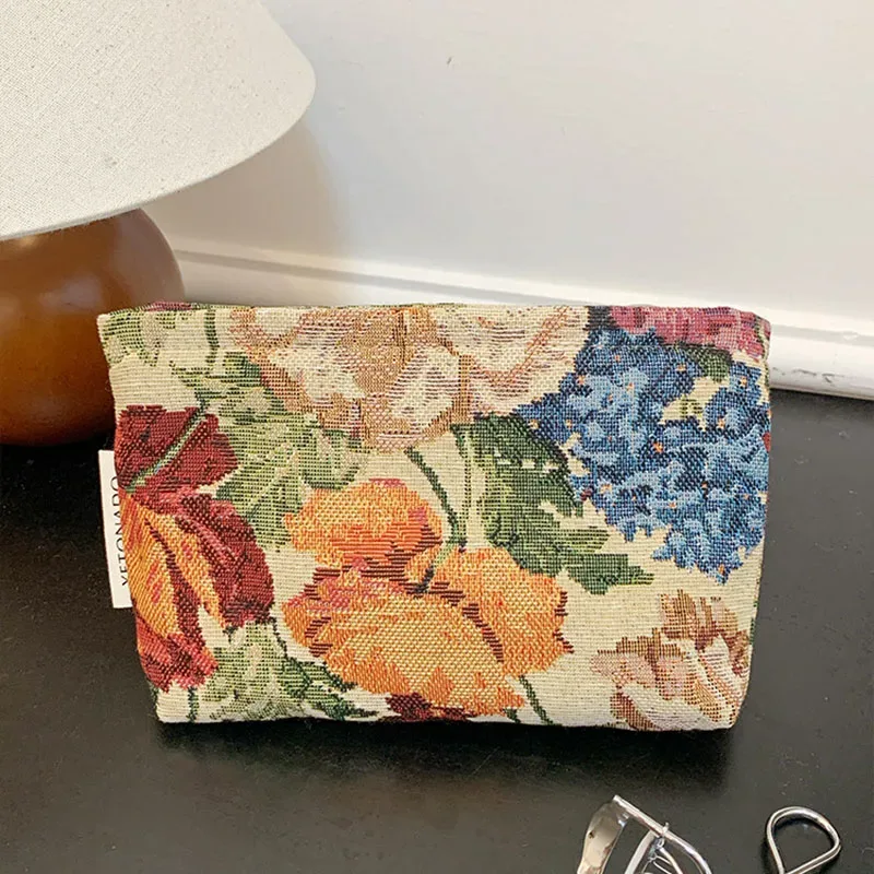 sac à cosmétiques pour femmes, étui vintage en tissu jacquard floral rouge foncé, pochette de rangement de maquillage avec fermeture éclair, petit grand sac pour brosses de toilette