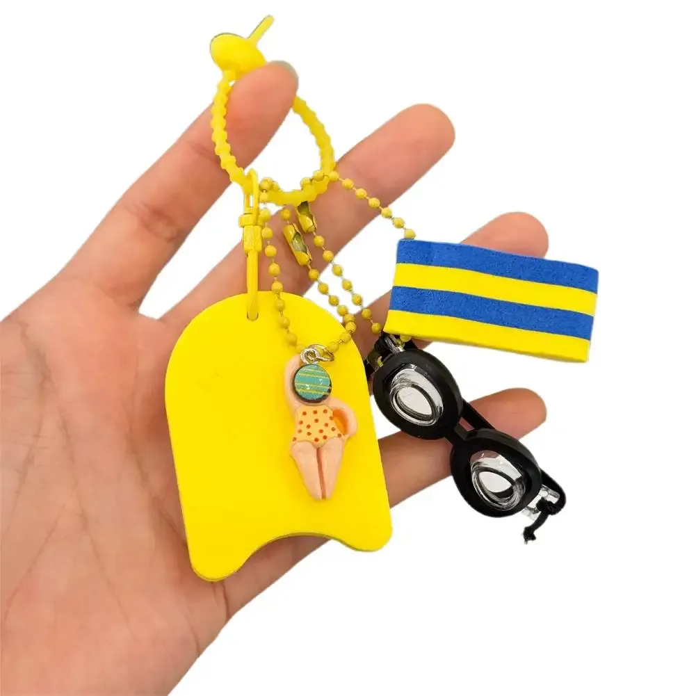 porte-clés thème plage d'été créatif, pendentif maillot de bain et lunettes de natation, breloques de sac tendance, cadeau pour femmes et filles, décoration pour sacs à dos