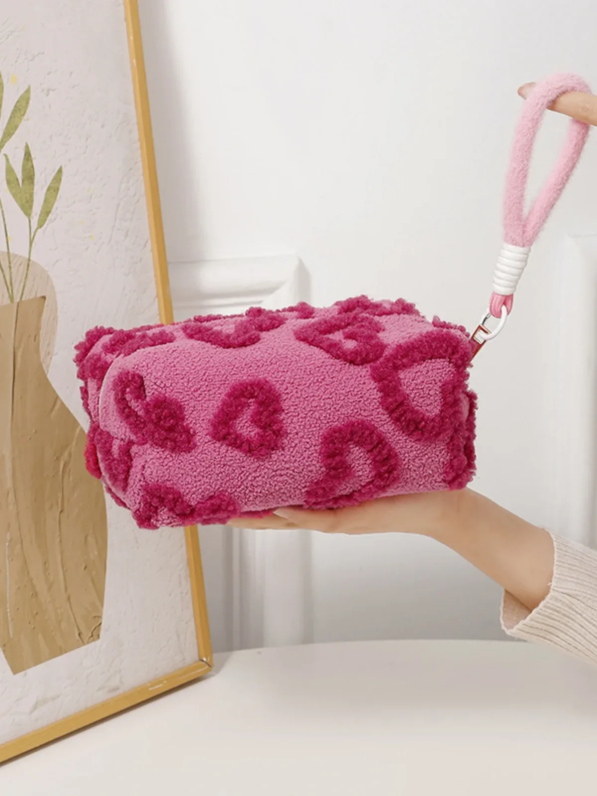 sac de rangement en peluche en forme de cœur, sac de papeterie de grande capacité pour étudiants, sac de rangement portable pour matériel de journalisation, sac de rangement pour cosmétiques en peluche mignon de grande capacité pour filles