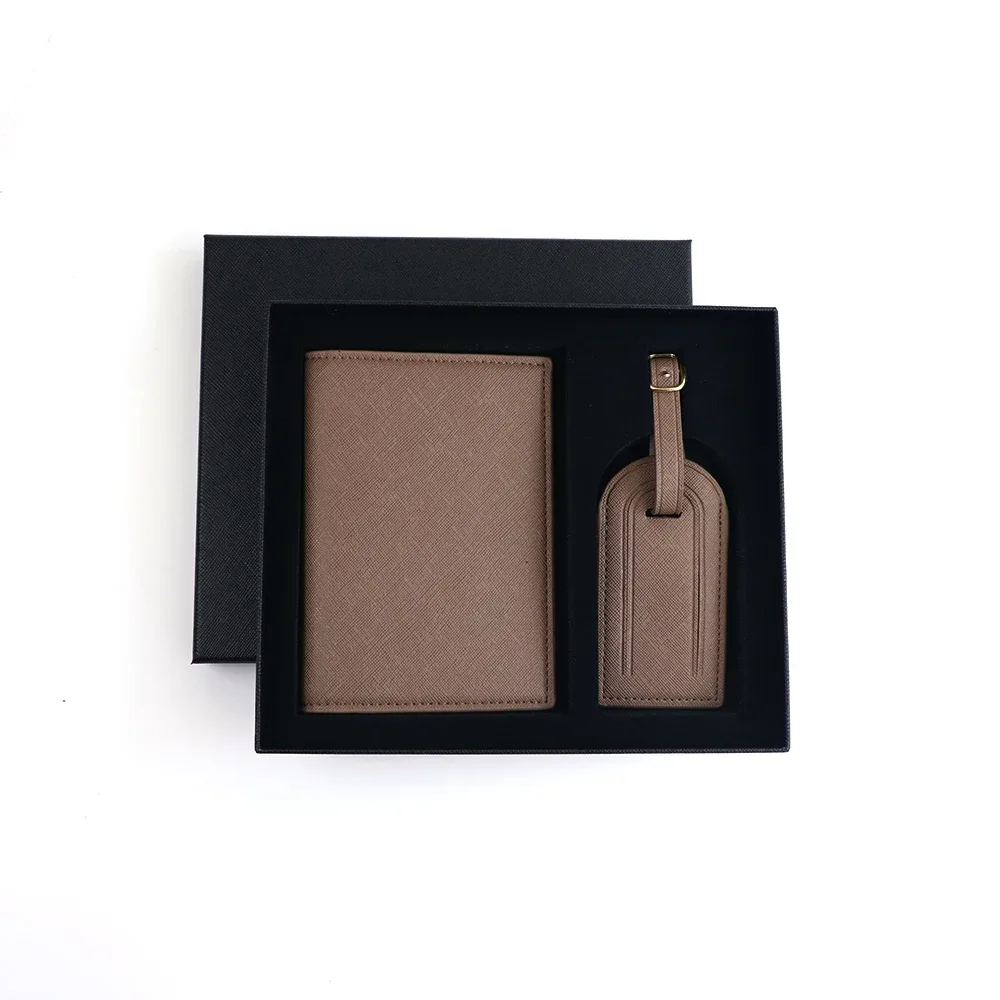 ensemble personnalisé avec nom, porte-passeport et étiquette de bagage en cuir pu safiano unisexe, coffret cadeau