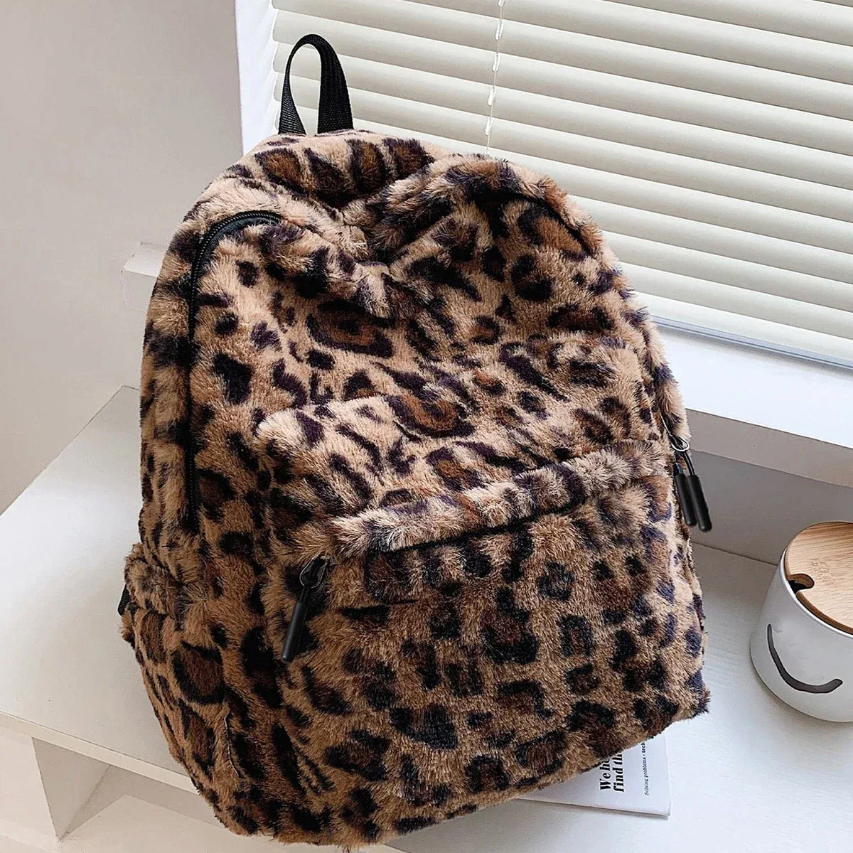 sac à dos de luxe imprimé léopard pour femmes, motif marron, multi-poches, grande capacité, matériau en peluche, fermeture éclair, bretelles réglables pour les déplacements
