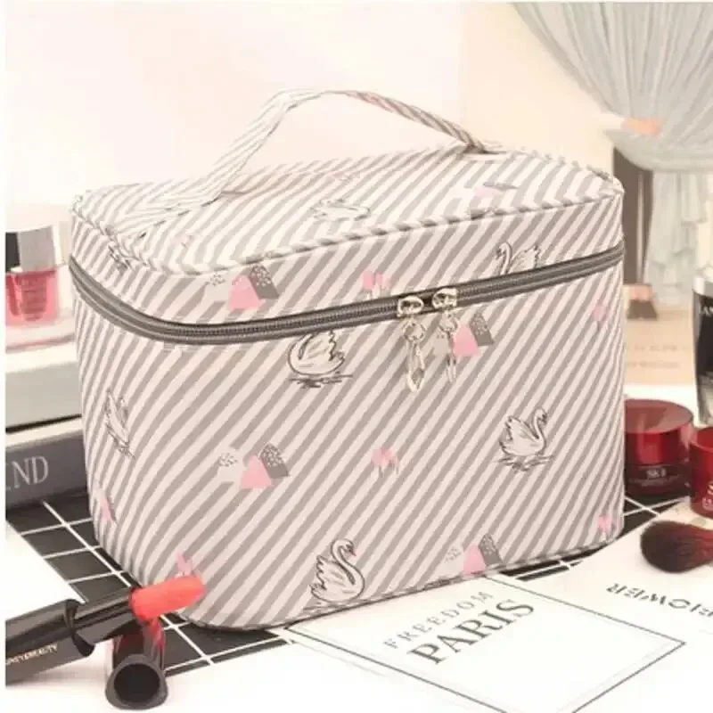 trousse de maquillage grande capacité avec plusieurs compartiments, organiseur pour la maison et les voyages pour articles de toilette et cosmétiques
