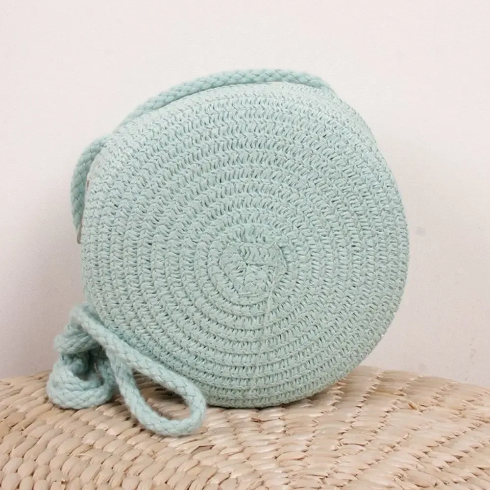 sac à bandoulière rond en paille tressée fait main pour femmes et filles, avec pompon épais, idéal pour l'été, la plage, les voyages et le quotidien, sac de rangement tendance