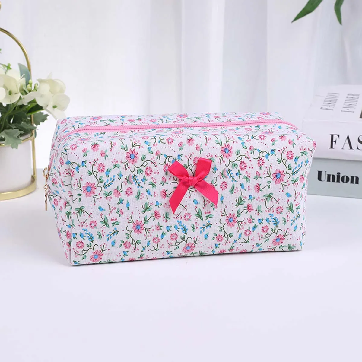 petit sac de maquillage matelassé à fleurs, sac de voyage à fermeture éclair pour soins de la peau, sac de rangement portable de grande capacité, sac souple imprimé de rangement