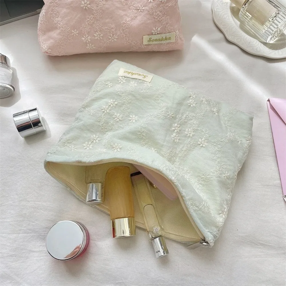 pochette de toilette brodée en dentelle avec fermeture éclair pour femme, organiseur de voyage, trousse de maquillage tendance