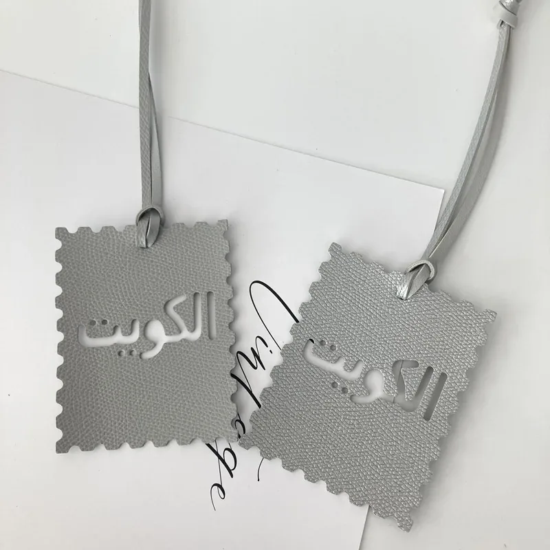 breloque de sac en cuir pu personnalisée avec lettres latines et arabes, accessoire pour sac à dos, décoration intérieure de voiture, décoration créative pour la maison