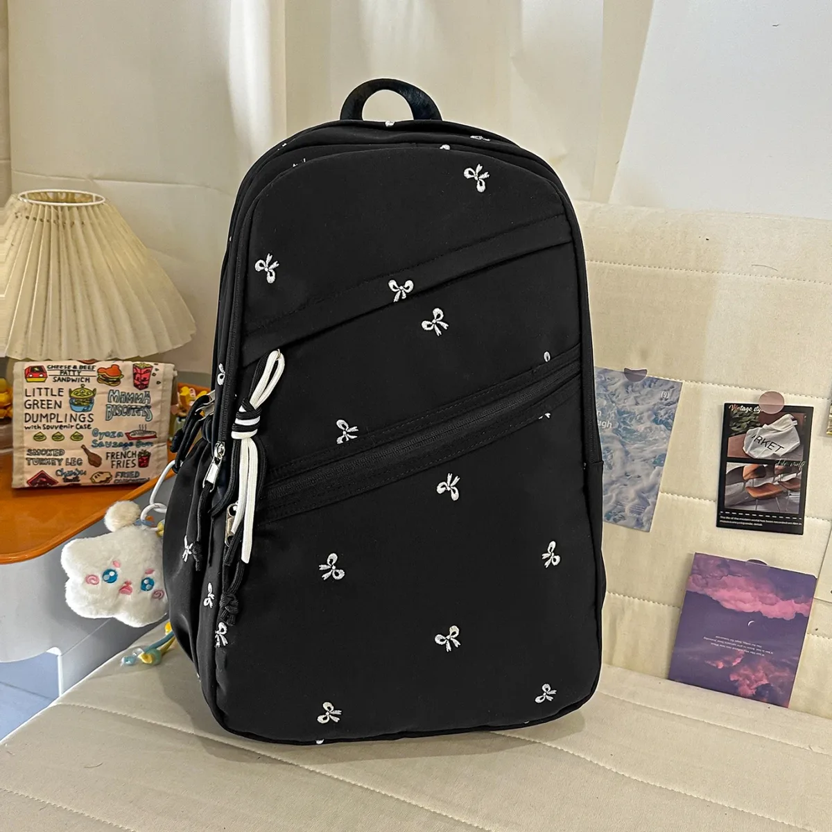 sacs à dos tendance en nylon brodés avec nœud, collection printemps/été 2026, nouveaux sacs polyvalents grande capacité pour étudiants et trajets quotidiens