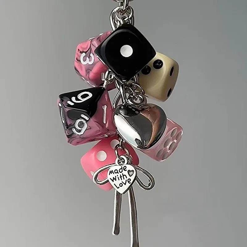 Porte-clés dés irréguliers Vintage, breloque de sac, personnalité Y2K, boucle à nœud en fer en métal, nouveauté, sac à dos, accessoires de décoration, cadeau