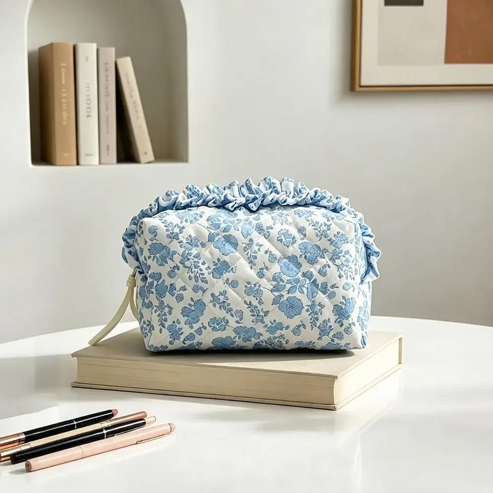 1 pièce Trousse de maquillage matelassée mignonne à motif floral et nœud, grande capacité, pour femmes et filles