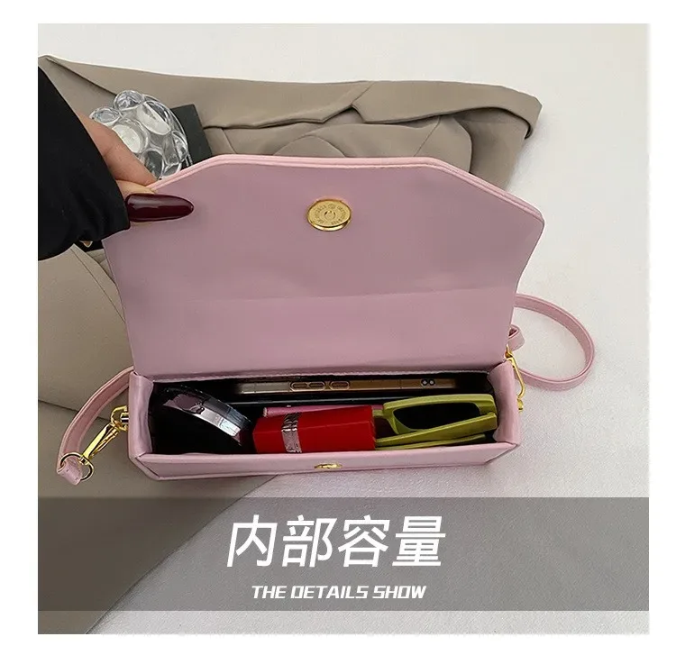 sac carré à main steve madden à texture haut de gamme, sac à bandoulière tendance avec combinaison de tailles, sac boîte à porter en bandoulière pour les trajets quotidiens.