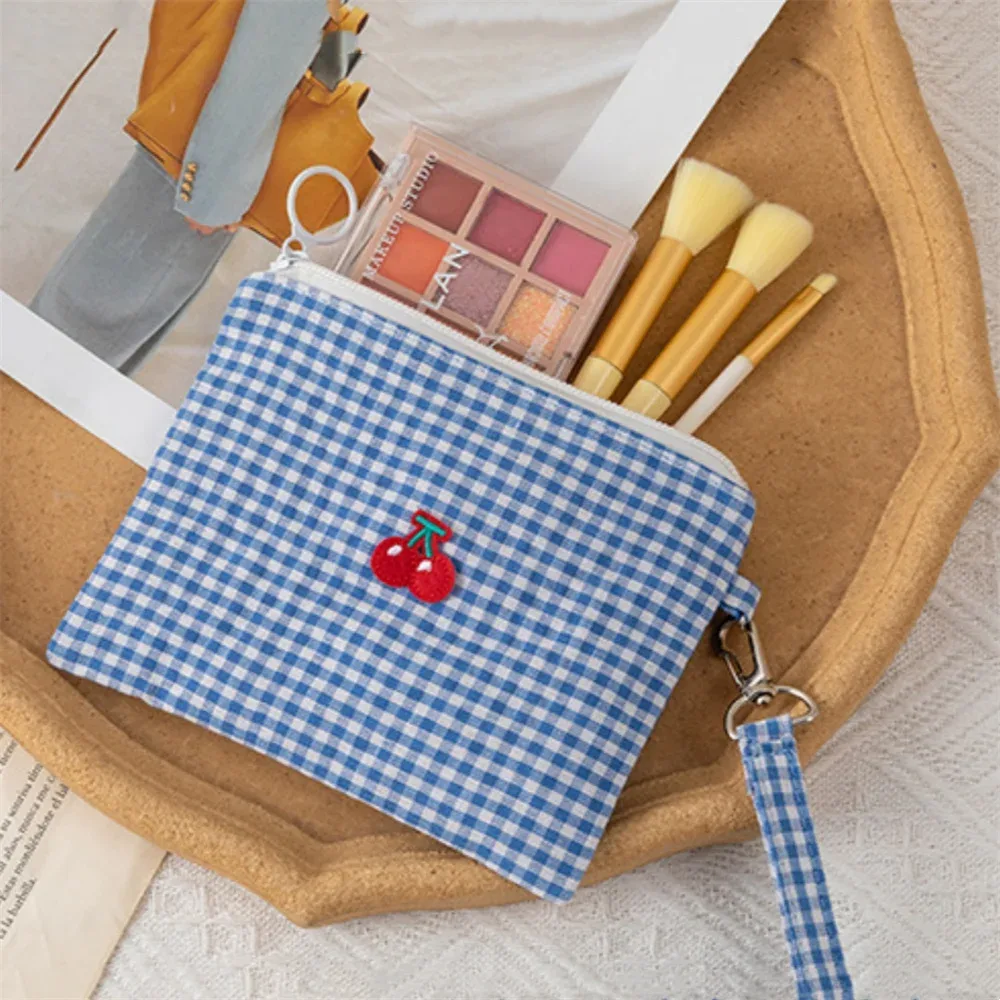sac de maquillage en toile cerise, sac de rangement portable à carreaux rouges de grande capacité pour cosmétiques et rouge à lèvres, pochette de toilette à fermeture éclair