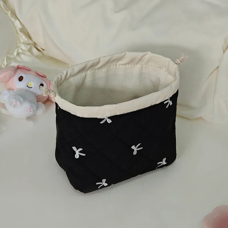 pochette de maquillage matelassée à cordon de serrage avec broderie en forme d'arc, grande capacité, pochette cosmétique en losanges, organisateur de rangement portable pour voyage, usage quotidien
