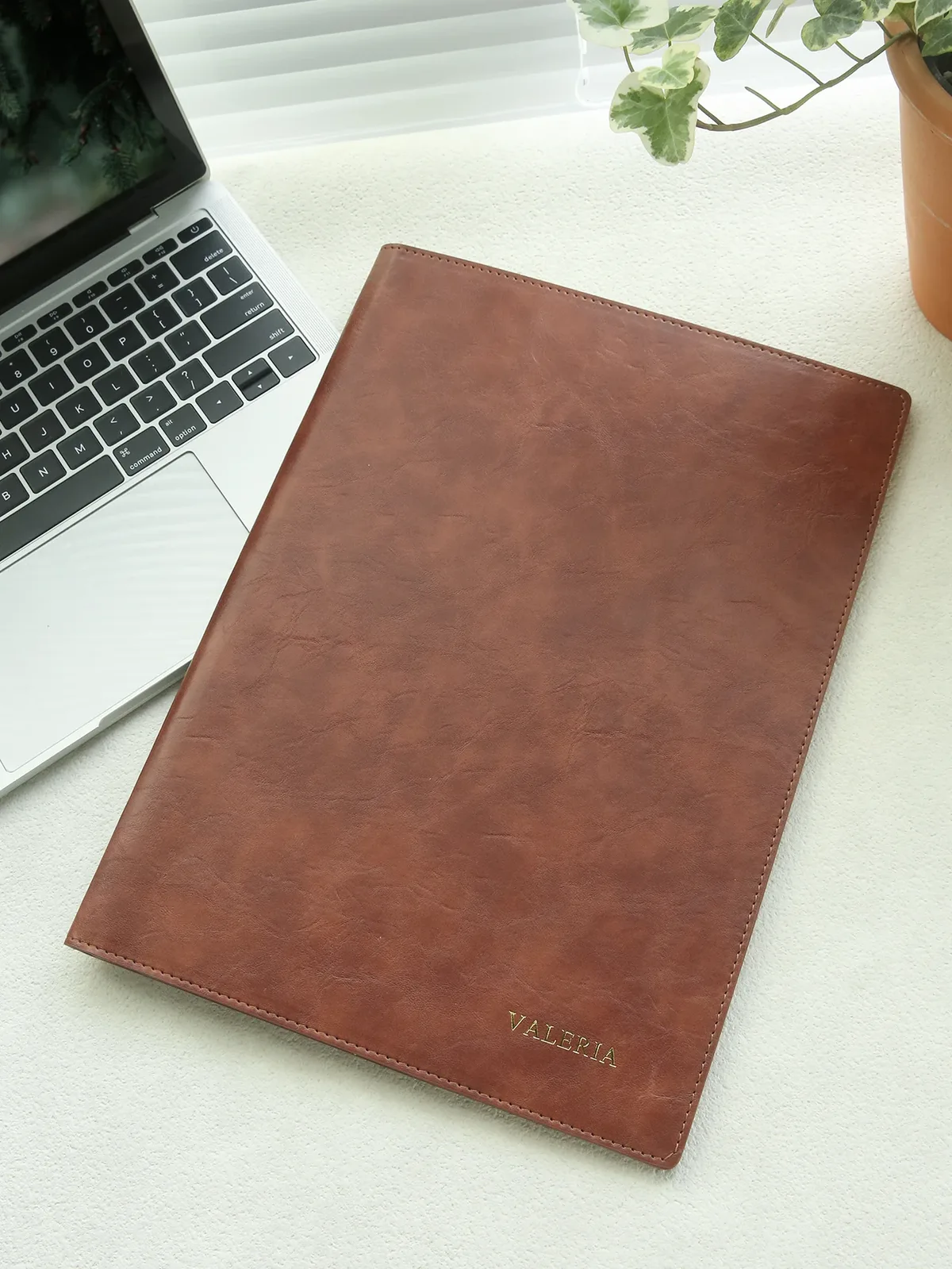 porte-documents a4 personnalisé avec gravure, en cuir végétalien rétro, avec porte-stylo et presse-papiers magnétique