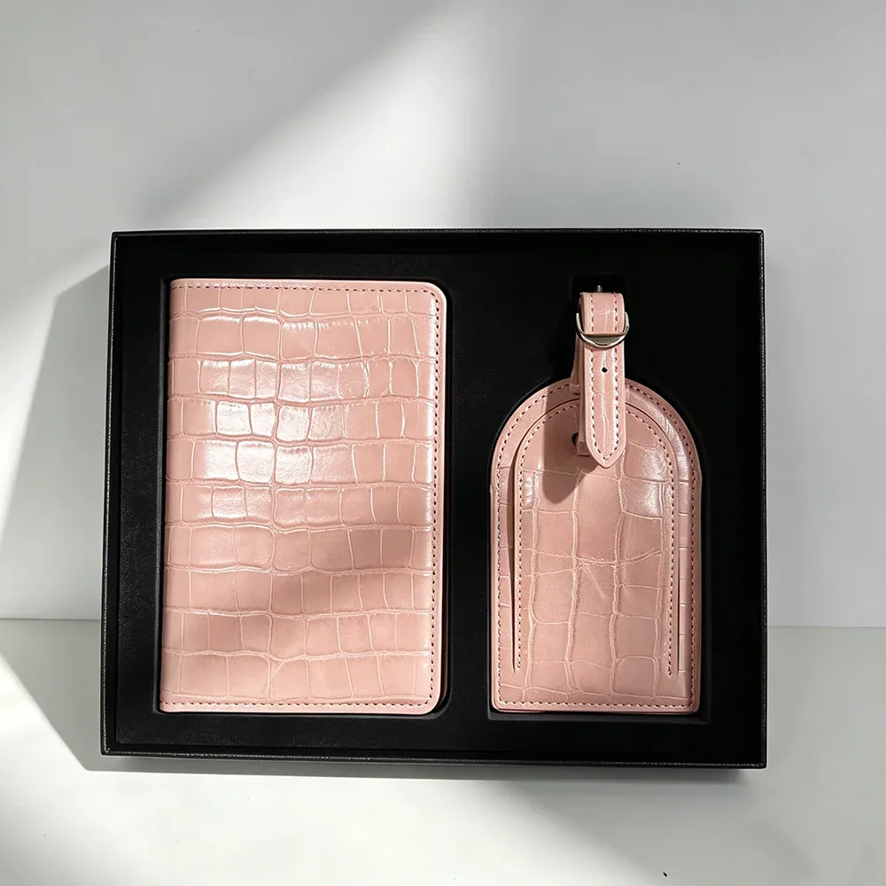 ensemble cadeau luxe : housse de passeport et étiquette de bagage personnalisables – accessoires de voyage pour hommes et femmes – porte-passeport et étiquette de valise