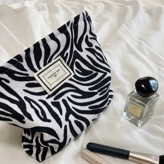 sac à cosmétiques brodé en velours côtelé, pochette, grands sacs de rangement de maquillage, pochette à cosmétiques coréenne pour femmes, trousse de toilette mignonne et de beauté