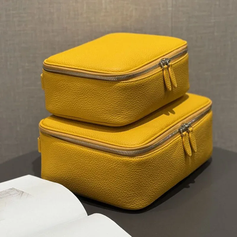 sac de maquillage en cuir de grande capacité, de forme boîte, à la mode, sac de toilette portable multifonctionnel, rangement simple pour cosmétiques de voyage.