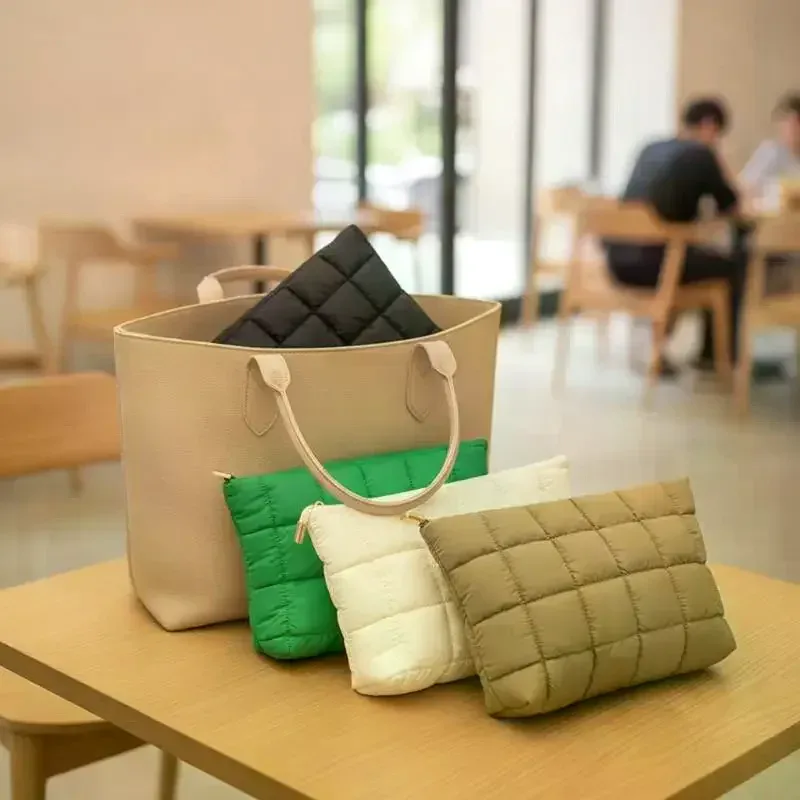 Trousse de toilette matelassée douce avec fermeture éclair résistante, organiseur portable pour le maquillage quotidien, sac de rangement pour voyage, cadeaux pour femmes