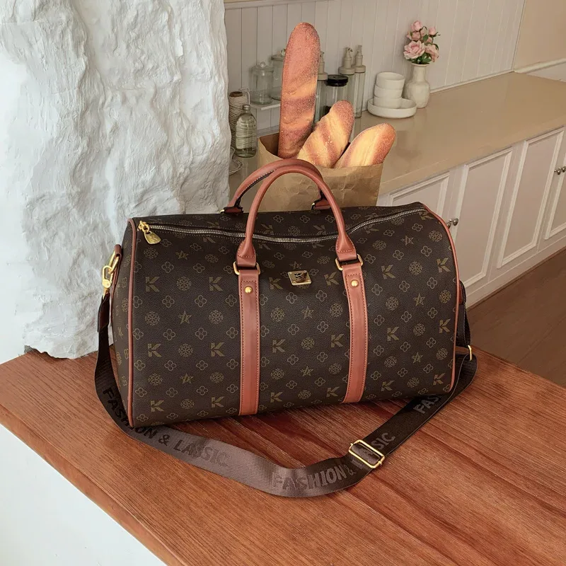 sac de voyage vintage pour femmes 2026, nouveau sac de voyage à motif monogramme, sac de week-end de haute qualité à grande capacité, bagage à main s