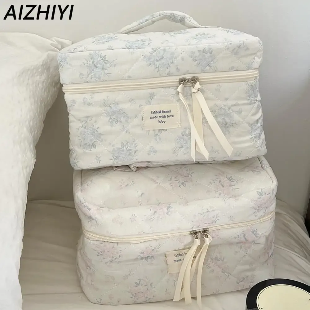 Trousse de Maquillage Matelassurera pour Femme, Grand Étui de Voyage, Poudres Cosmétiques Portables Esthétiques, Trousse de Toilette Florale