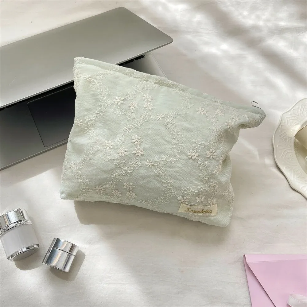 pochette de toilette brodée en dentelle avec fermeture éclair pour femme, organiseur de voyage, trousse de maquillage tendance