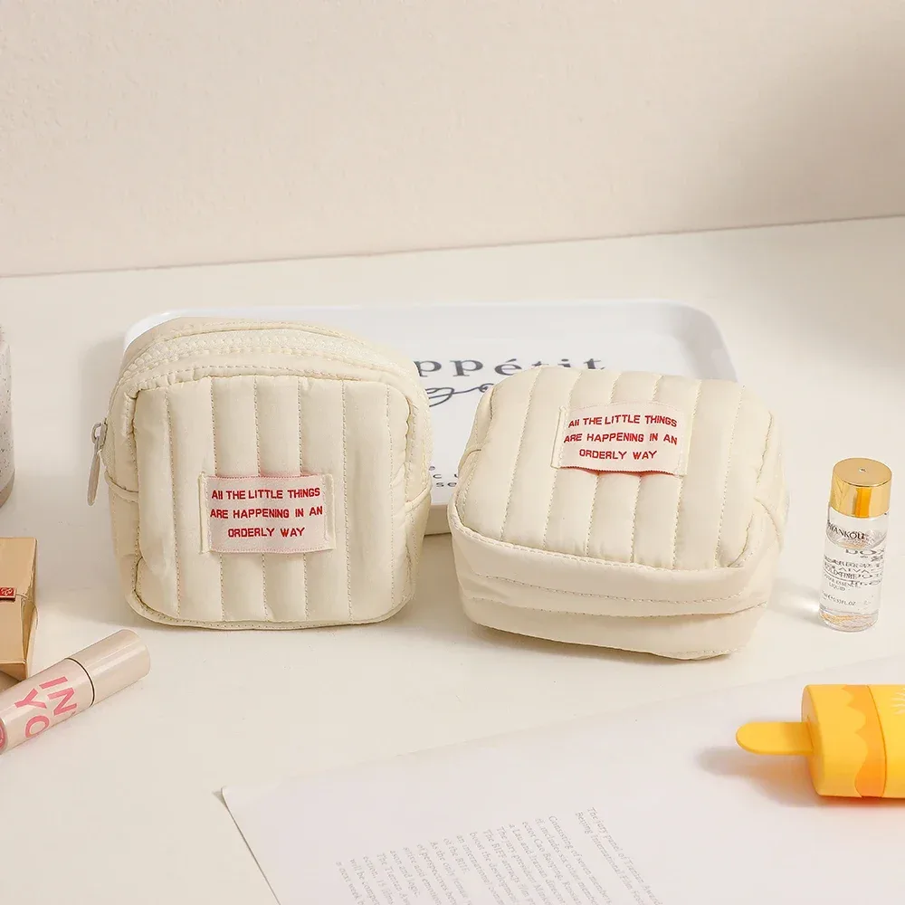 mini sac à cosmétiques carré coréen mignon pour femmes, écouteurs portables, rouge à lèvres, serviettes hygiéniques, pochette de rangement, petits sacs de maquillage à fermeture éclair