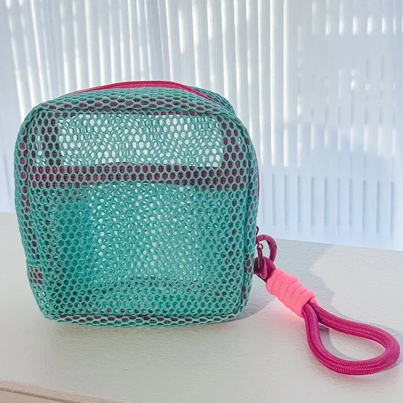 sac cosmétique coréen léger en maille 2026, sac de rangement carré portable avec fermeture éclair, sac de rangement polyvalent pour articles divers