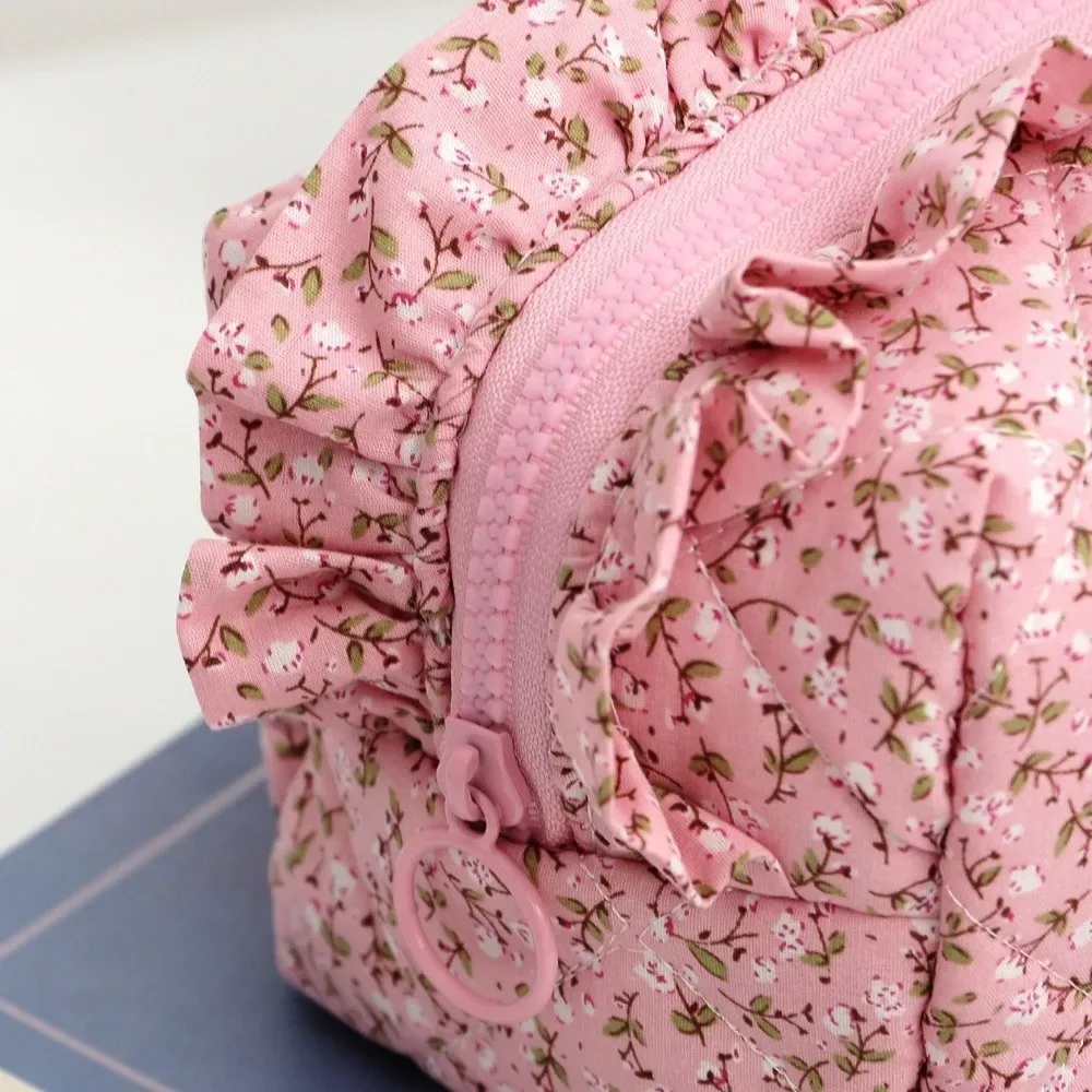Trousse de Maquillage Matelassée Portable à Bord Volanté, Grande Capacité, avec Nœud, Imprimé Floral, Sac de Voyage pour Cosmétiques et Articles de Toilette