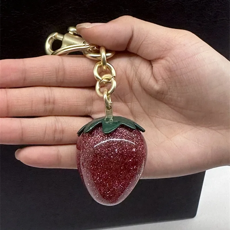 pendentif fraise en cristal rouge, décoration pour sac à main d'entraîneur, sac à bandoulière, porte-clés exquis, pièce de fixation, breloques de sac