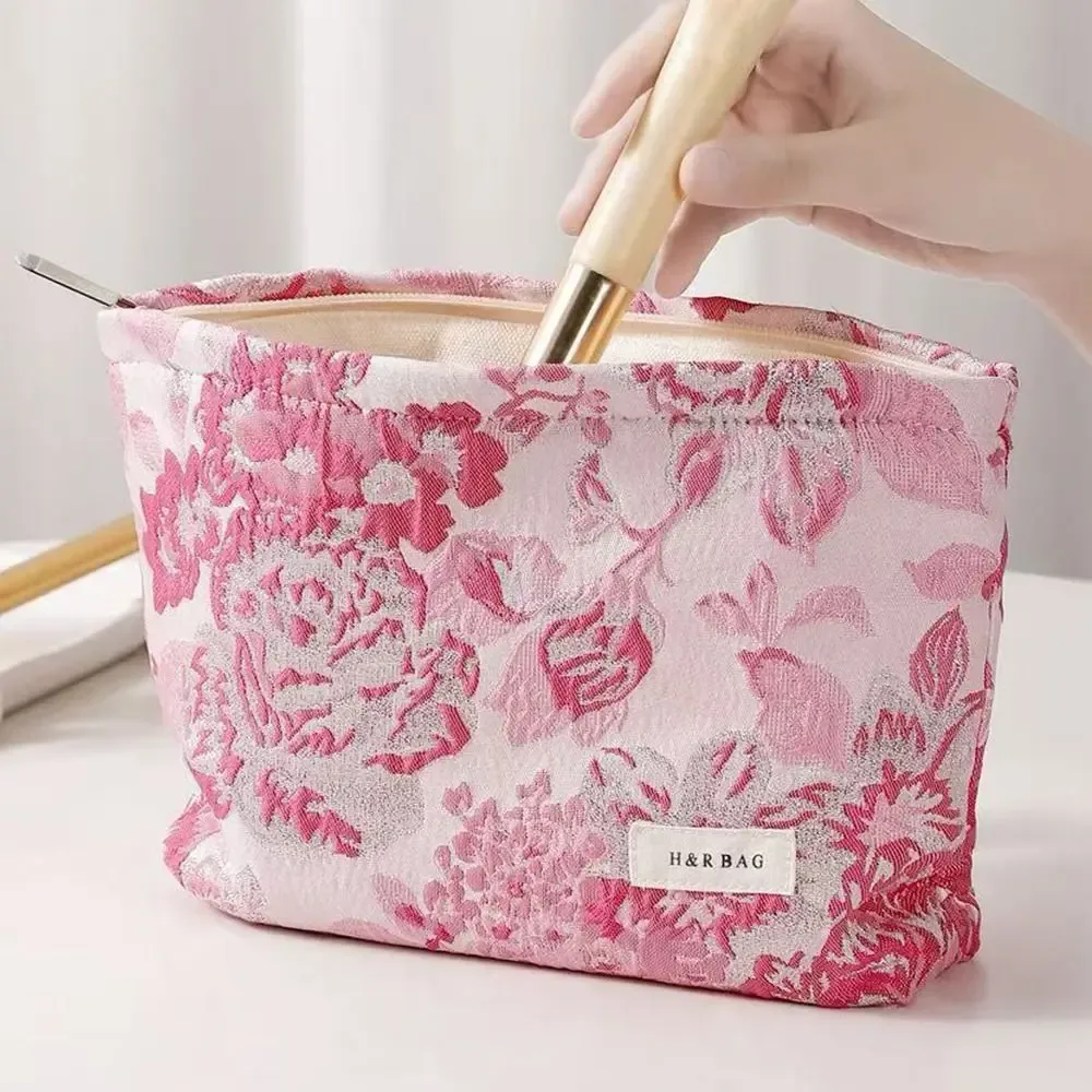sac de maquillage rose à la mode, fleurs brodées avec fermeture éclair, sac à main élégant et chic, étui de rangement pour femmes, rangement pour produits de soins de la peau