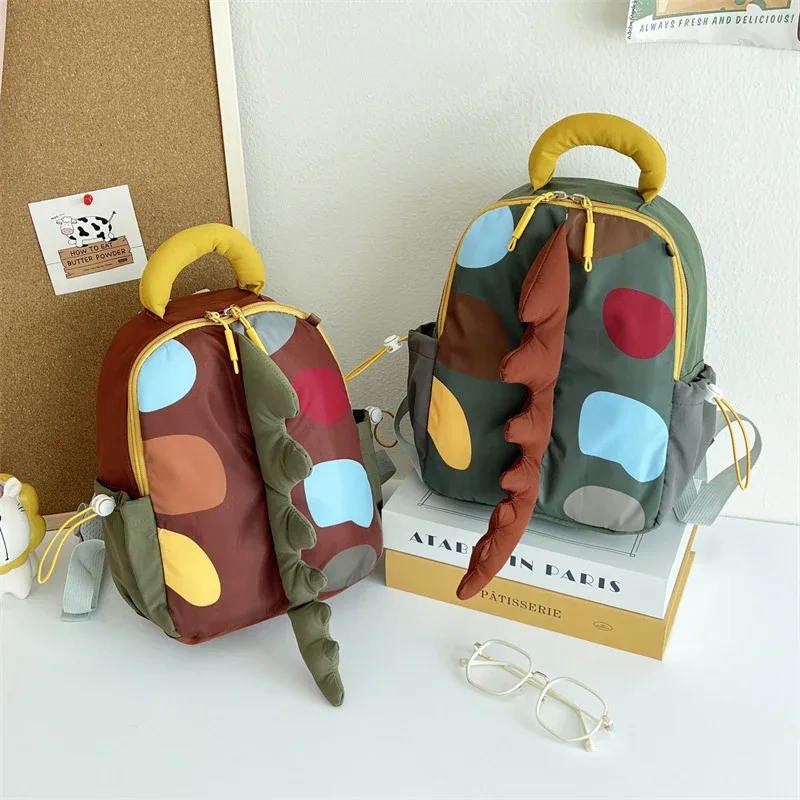 sac à dos pour tout-petits en forme de dinosaure, mignon, en peluche douce, sac pour enfants, design 3d avec queue à pointes, léger, cadeau pour la maternelle et la garderie.
