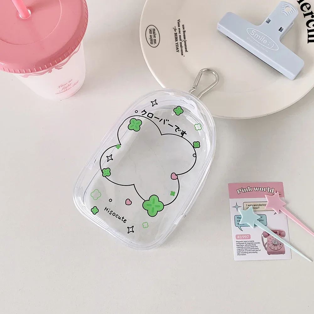 dessin animé pvc trèfle à quatre feuilles figurine poupée sac de rangement transparent mignon fille sac à dos pendentif porte-clés affichage poupée sac portefeuille