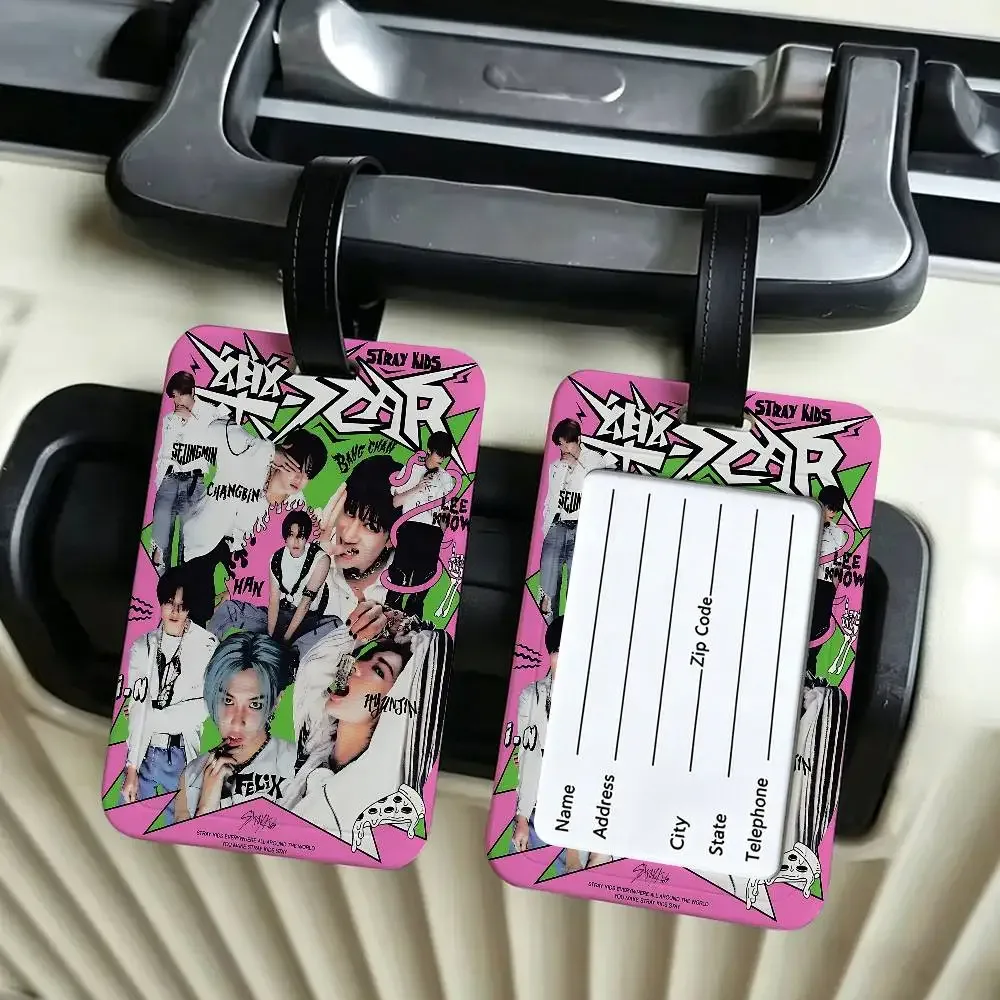 étiquette de bagage en pvc populaire kpop s-stray k-kids avec carte d'information, étiquette anti-perte pour valise, sac à dos, accessoire de voyage