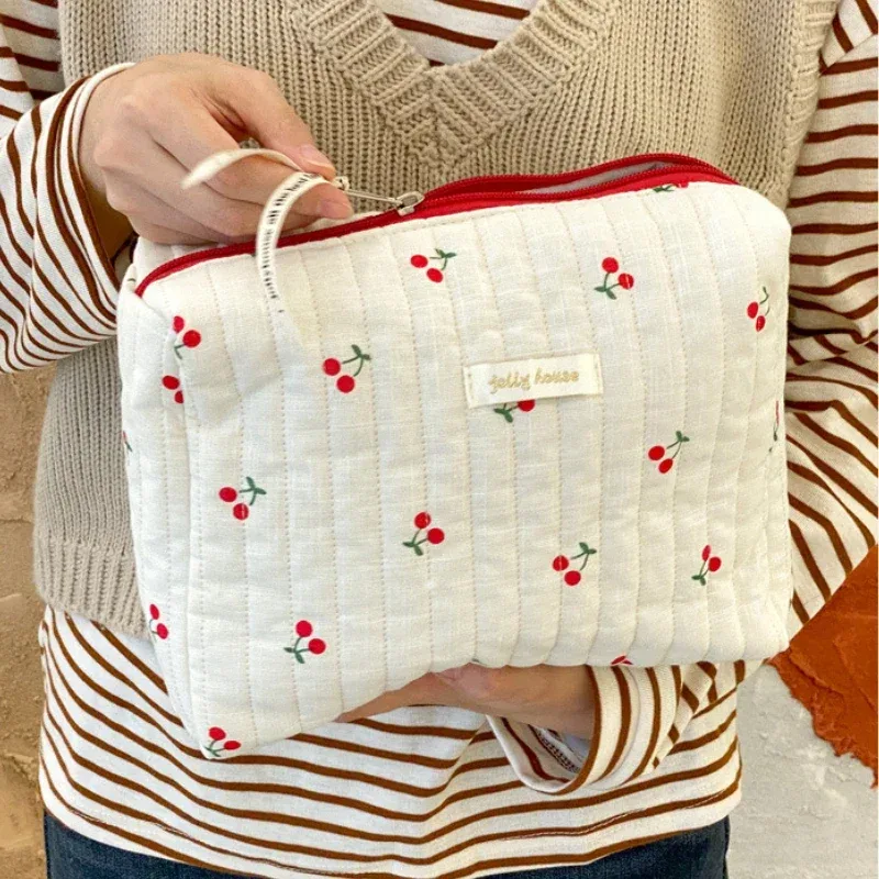sac de rangement de voyage en coton matelassé pour femmes, sacs à cosmétiques rétro cerise, design mignon, trousse à crayons pour filles, trousse de maquillage, sacs à main