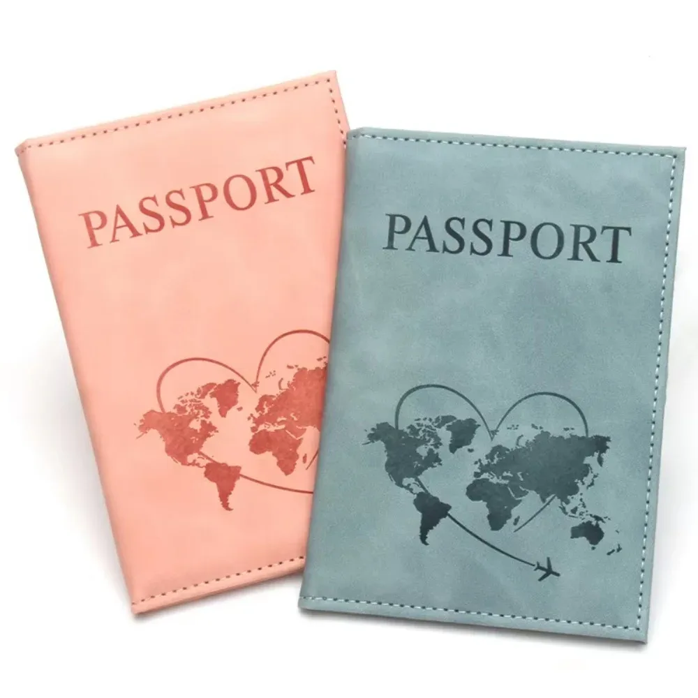 Porte-passeport personnalisé avec nom et motif adorable de chiot de dessin animé, pochette de voyage portable à motif avion minimaliste