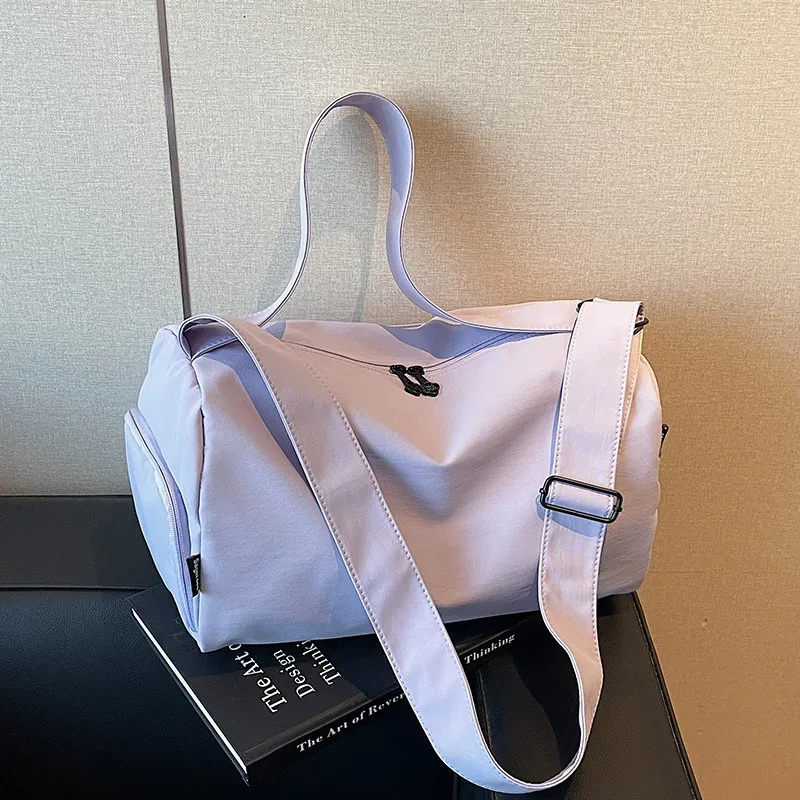 sac de sport pour femmes, sac de natation à séparation humide/sèche, sac de voyage grande capacité pour courtes distances avec compartiment à chaussures