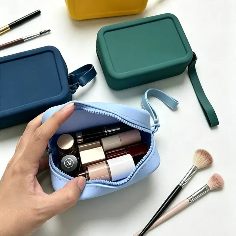 trousse de maquillage de voyage en silicone souple, adaptée aux cosmétiques et articles de toilette, réutilisable, facile à nettoyer, idéale pour les voyages