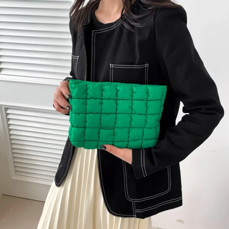 pochette de maquillage rembourrée et matelassée pour femmes, sac de rangement de maquillage bouffant, grand sac de rangement de cosmétiques, pochette à main, étui de beauté