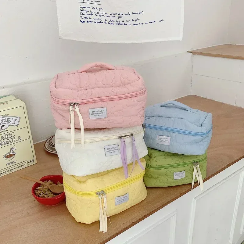 trousse de toilette portable en coton matelassé avec fermeture éclair pour femme, sac à main d'évaluateur cosmétique, forme de boîte, trousse de maquillage mignonne pour filles, 1pc