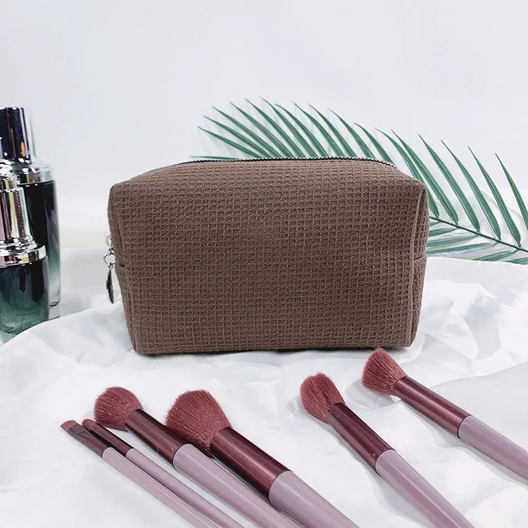 pochette de maquillage personnalisée brodée avec nom, sac cosmétique sur mesure, cadeau pour demoiselle d'honneur, cadeau pour lune de miel, cadeau pour l'équipe de mariage