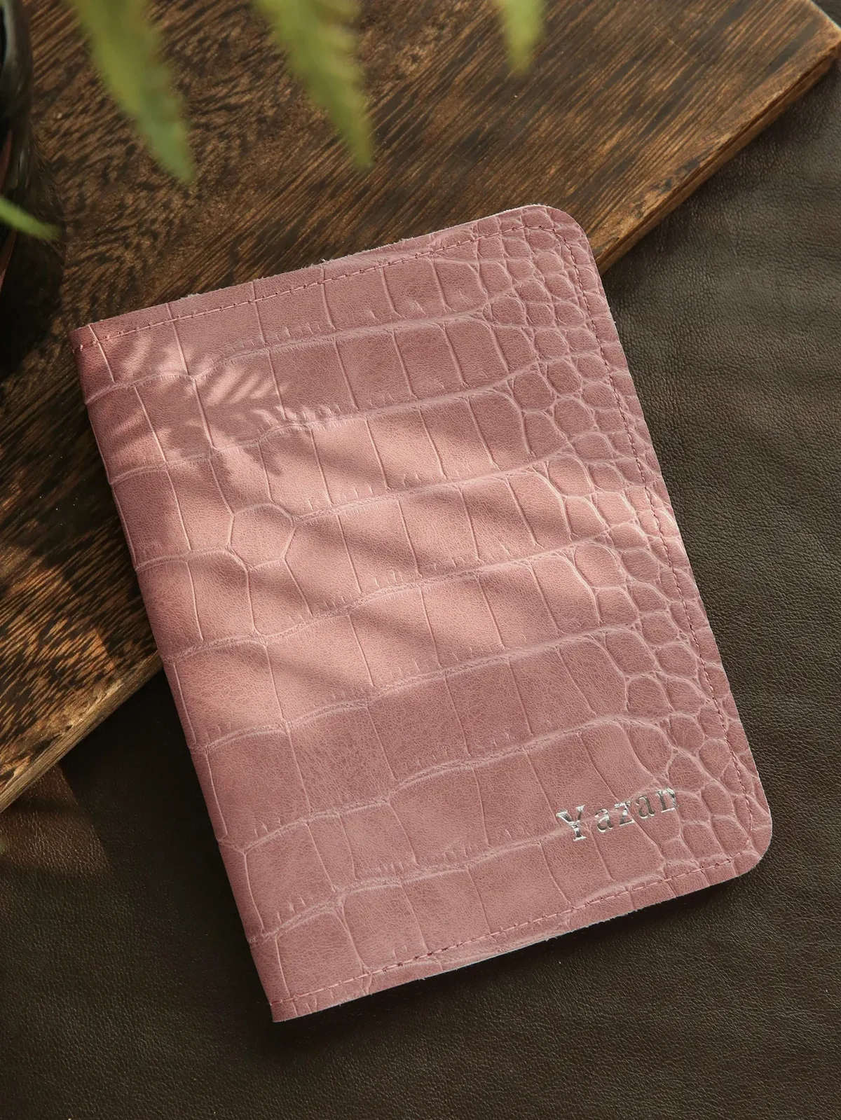 porte-passeport personnalisé avec nom, couverture de passeport personnalisée, porte-portefeuille luxueux et chic à imprimé alligator, accessoires de voyage, 1 pièce