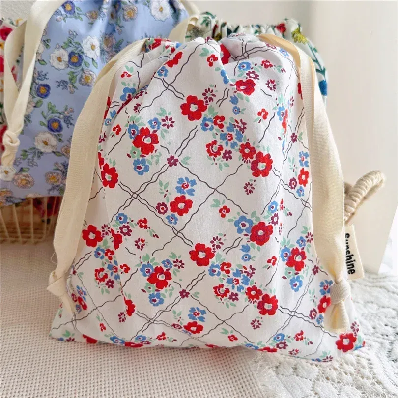 organisateur portable pour sous-vêtements chaussettes soutien-gorge coton sac de maquillage voyage sacs à cordon ins fleur impression vêtements sacs à cosmétiques 2026