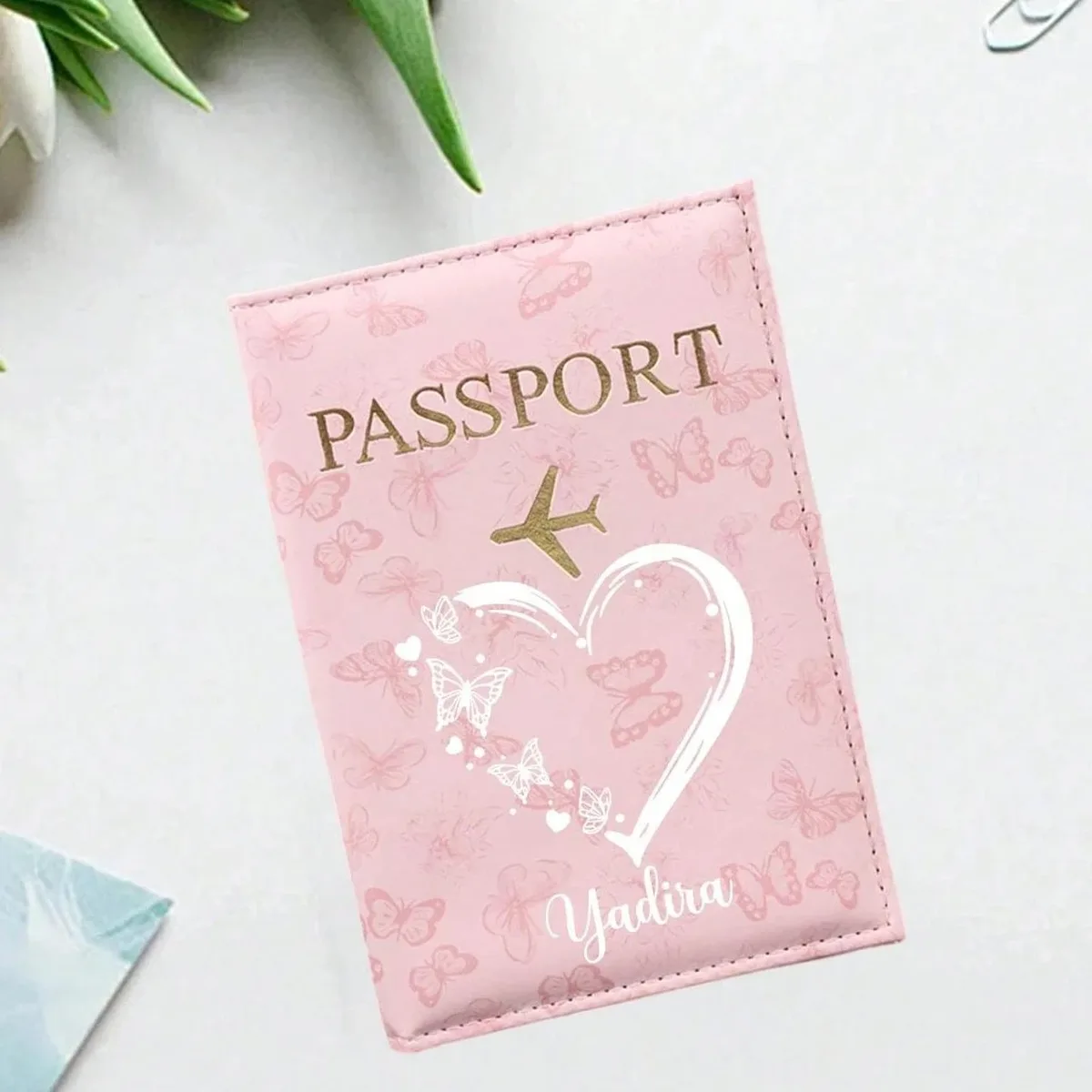 1 pièce porte-passeport personnalisé avec nom, motif papillon, organiseur de documents de voyage, étui à cartes, portefeuille de passeport unisexe