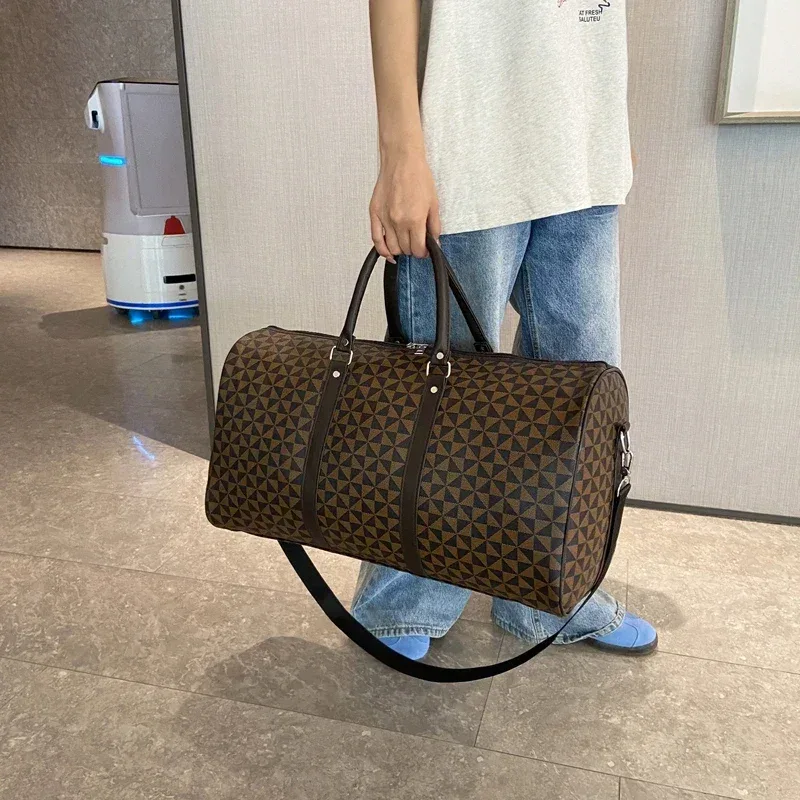 sacs de voyage rétro géométriques exquis en pu pour femmes, sacs de voyage de grande capacité, sacs à bandoulière classiques de haute qualité aux couleurs assorties, 2026